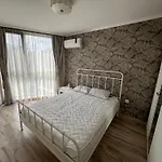 Seaview Flat With Pool & Parking * Варна