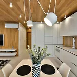 Seaview Flat With Pool & Parking Апартамент