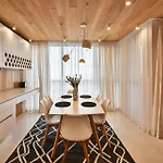 Seaview Flat With Pool & Parking Апартамент Варна