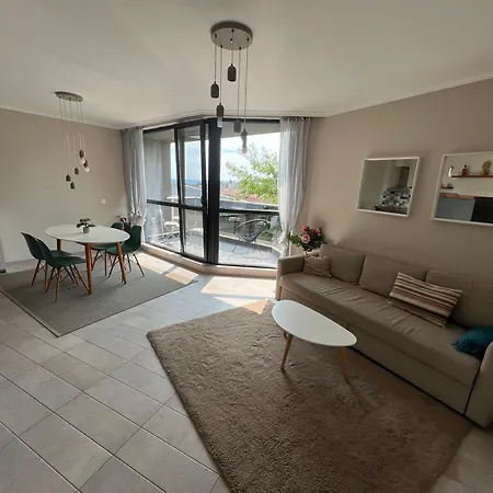 Seaview Flat With Pool & Parking Варна