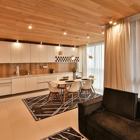 Апартамент Seaview Flat With Pool & Parking Варна