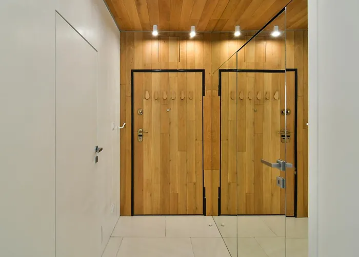 Апартамент Seaview Flat With Pool & Parking *