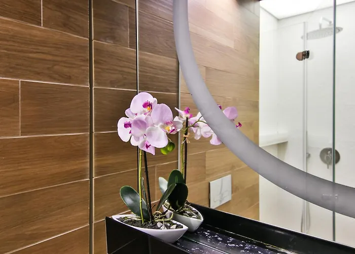 Seaview Flat With Pool & Parking Апартамент Варна