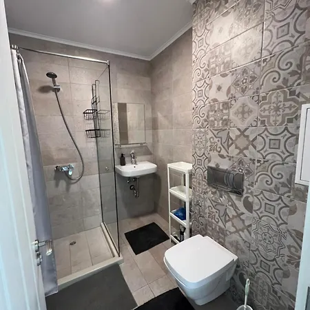 Seaview Flat With Pool & Parking Varna