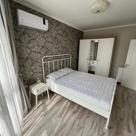 Seaview Flat With Pool & Parking Apartment Varna