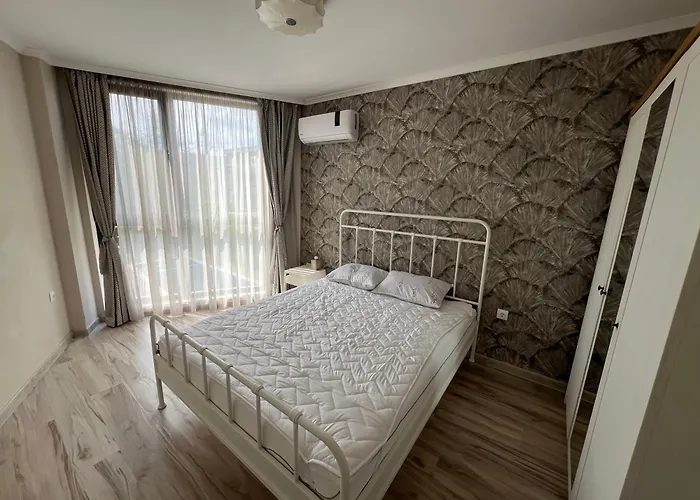 Seaview Flat With Pool & Parking * Varna