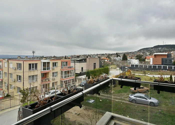 Seaview Flat With Pool & Parking Apartment