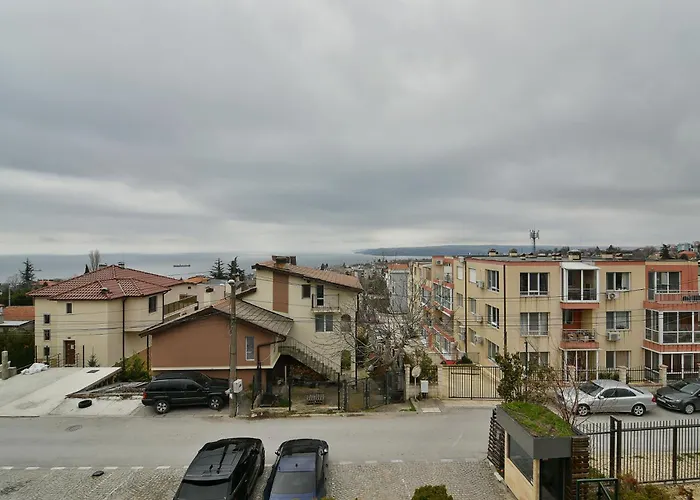 Apartment Seaview Flat With Pool & Parking *